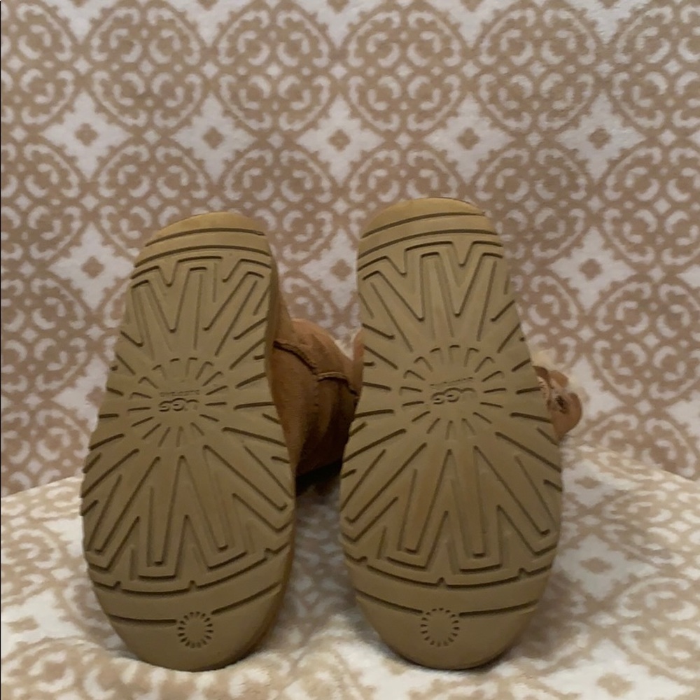 Genuine Ugg Chestnut Bailey Button Shearling Boot - image 4